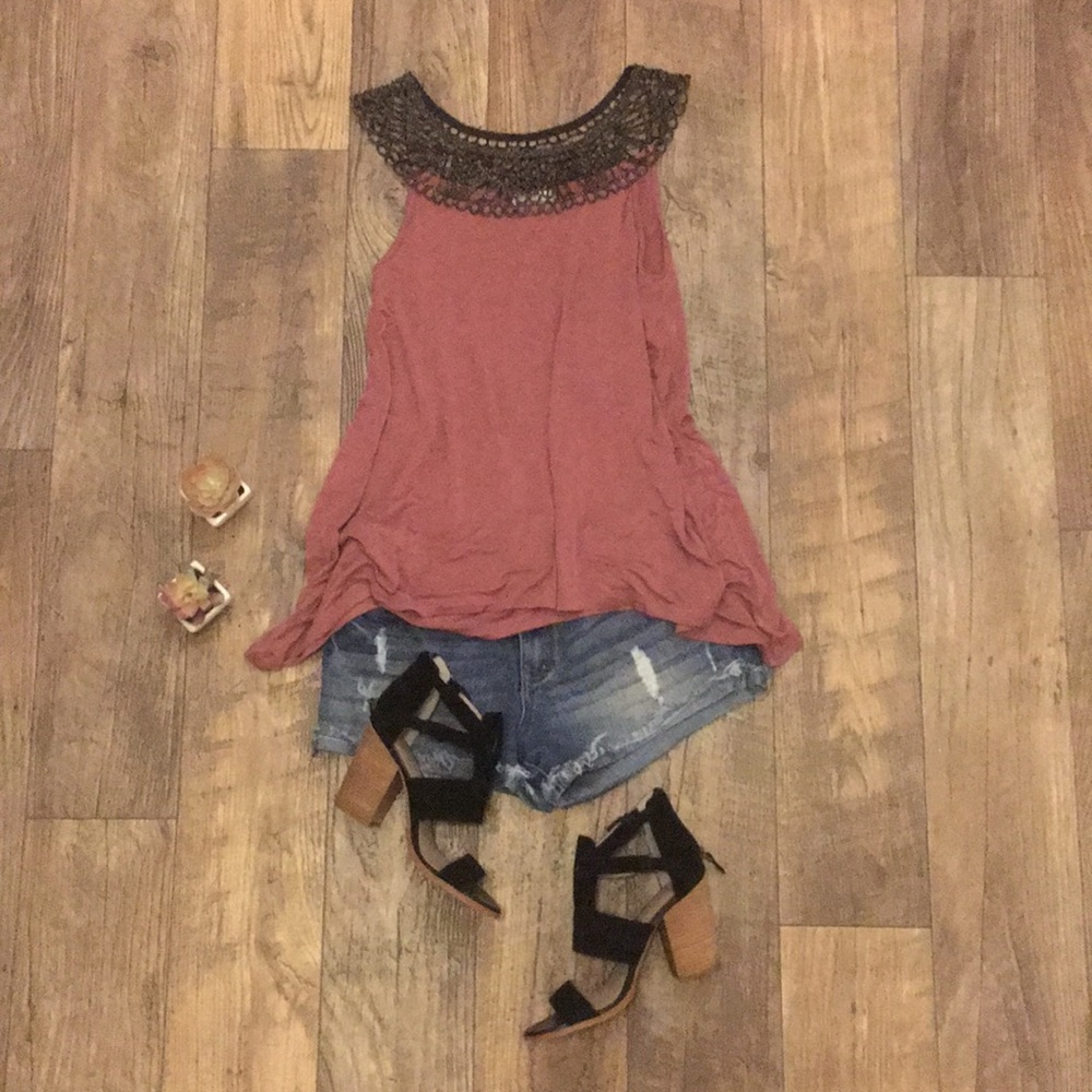 Kenar embellished pink tank top